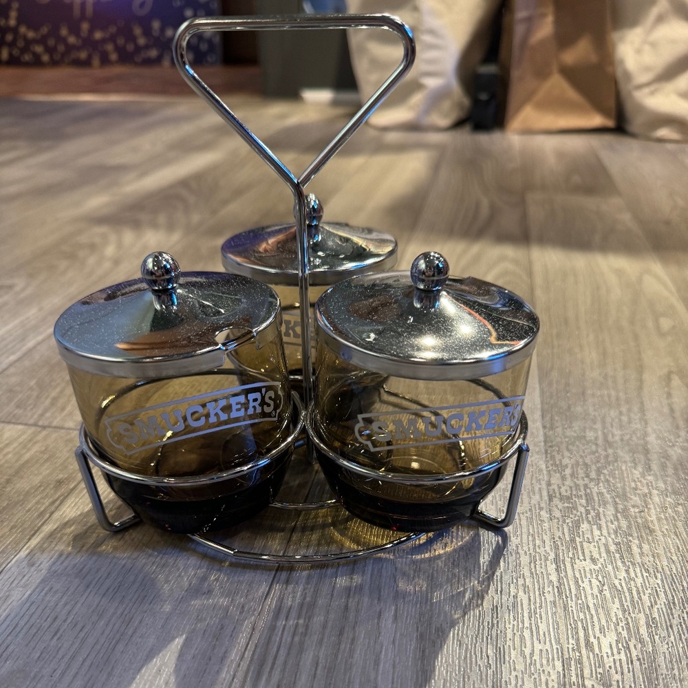 VINTAGE🫙🍯Smuckers Smoked Glass Jar Trio with Lids and Metal Holder